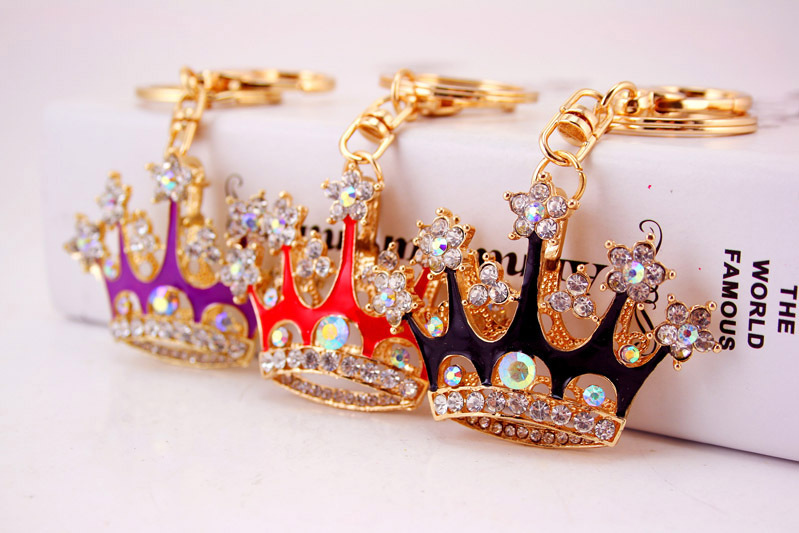 32g Weight Alloy, Metal Material Crown Pattern Unisex Gender Purple, Red, Black Color Creative Diamond Crown Crystal Car Keychain 无
