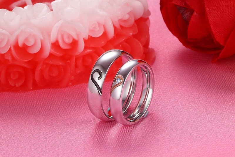 Fashion Heart Shape Titanium Steel Inlay Zircon Rings 1 Piece
