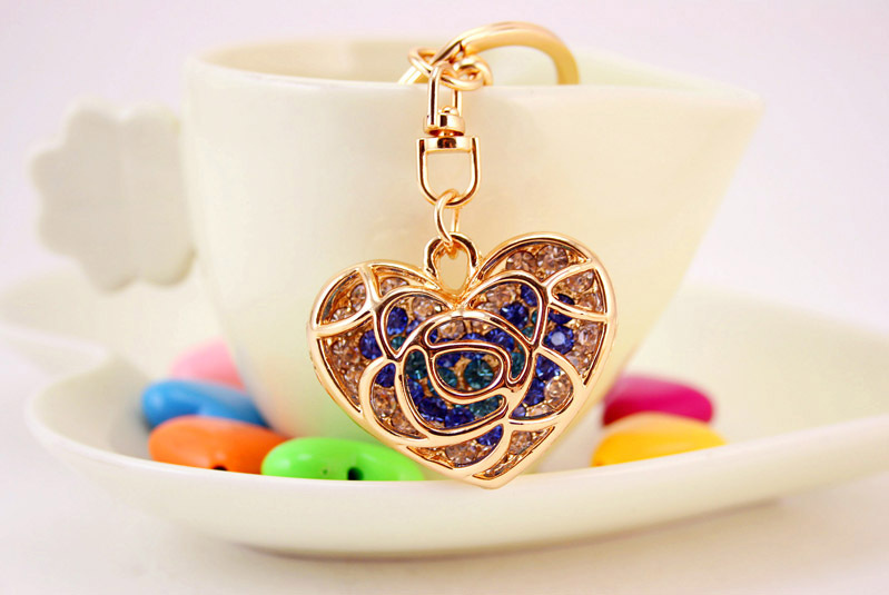 35g Weight Alloy, Metal Material Heart Pattern Unisex Gender Pink, Purple, Red, Blue, Peach Color Creative Cute Diamond Hollow Peach Heart Car Keychain Couple Key Chain Love Metal Pendant 9