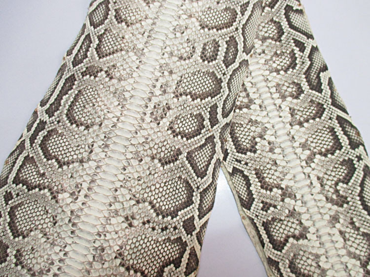 泰国养殖场蟒蛇皮料开腹留背手工鞋手工手袋财布皮料厂家直供|ms