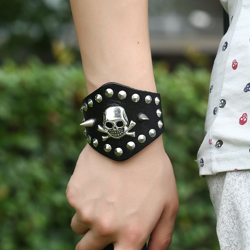 Studded Skull Leather Bracelet display picture 4