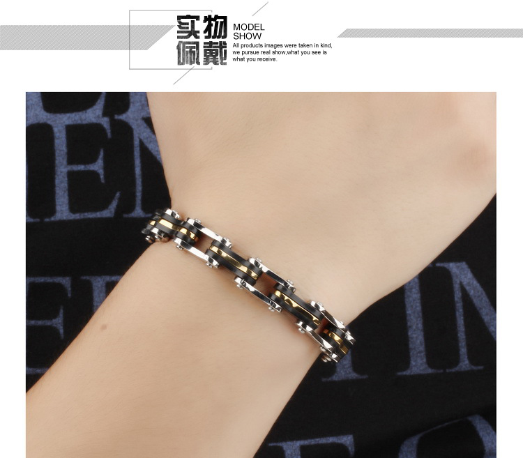 Korean Simple Titanium Steel Bracelet display picture 3