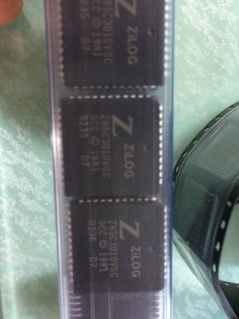 z85c3010vsc plcc44 zilog 图片