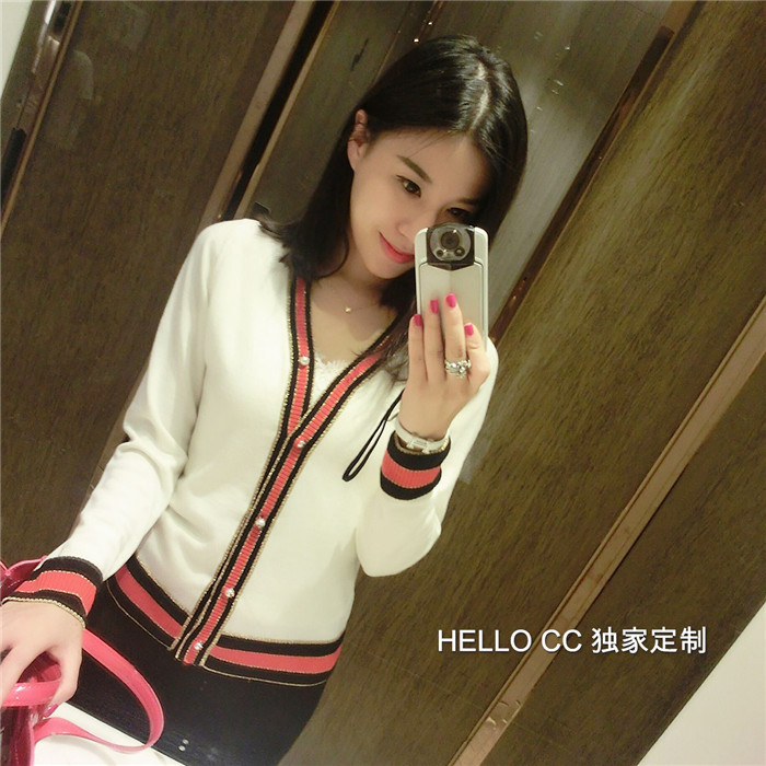 gucci白色紅邊亮絲套裝 (21)