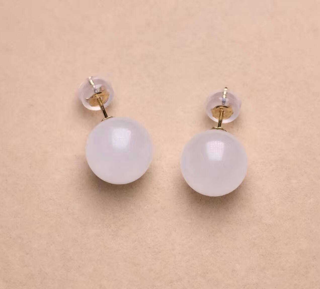 18K金鑲青海料和田玉白玉耳釘