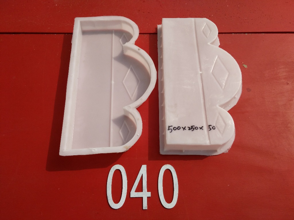 草坪围栏花边石塑料模具有多种规格尺寸欢迎来电详谈