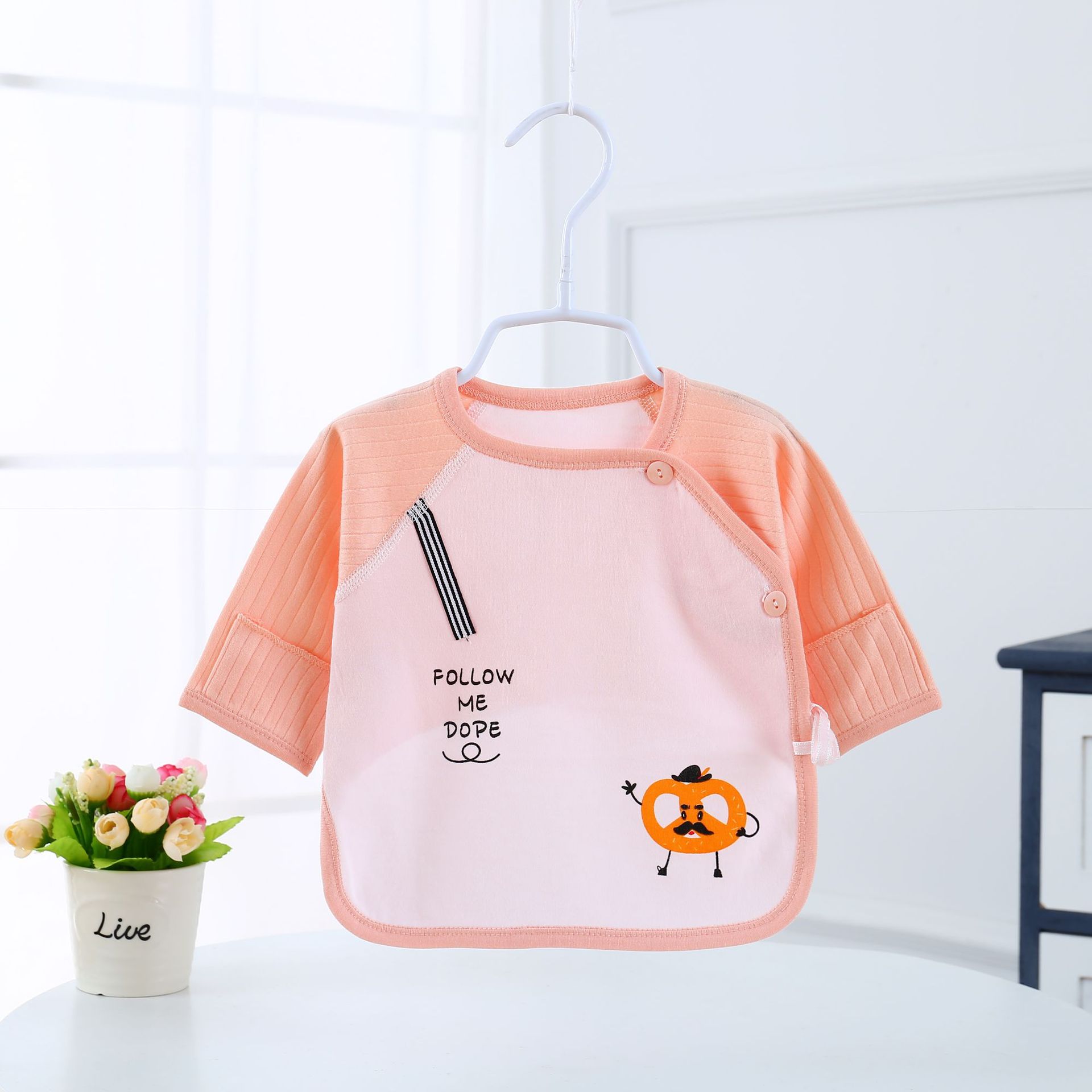 Four Seasons algodón recién nacido media espalda suministro directo de fábrica de los hombres de la niña del bebé botón de la Rebeca con cordones de las ventas directas de fábrica superior