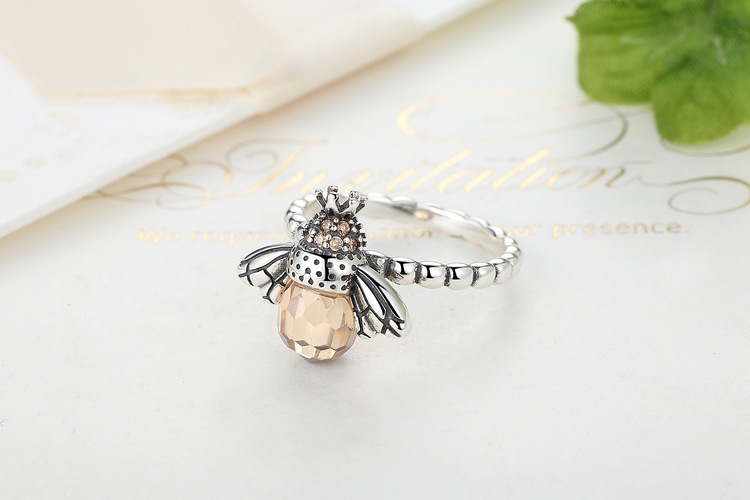 Bee Sterling Silver Ring - Close Up