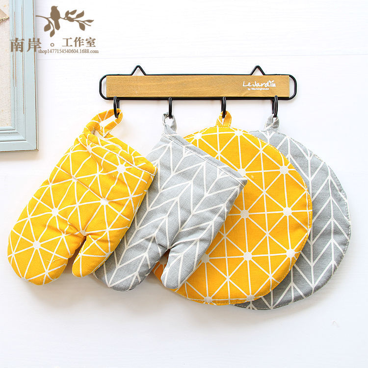Japanese gloves