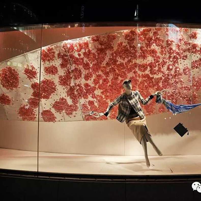 ��������ϲ�����װ�η�װ����Ʒ�ڼ��̳��Ӿ�����ʥ����Ʒ