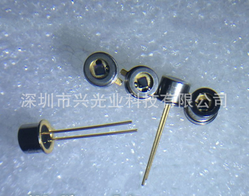 滨松HAMAMATSU硅光电二极管S1226-18BQ 720nm 190-1000nm