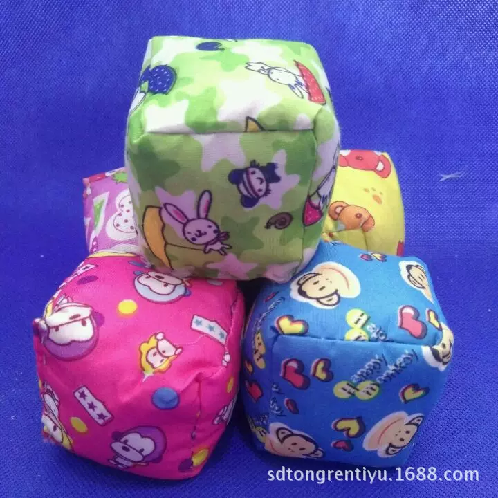 大量批发沙包 儿童投掷丢沙包 幼儿园游戏踢沙包球 体育用品