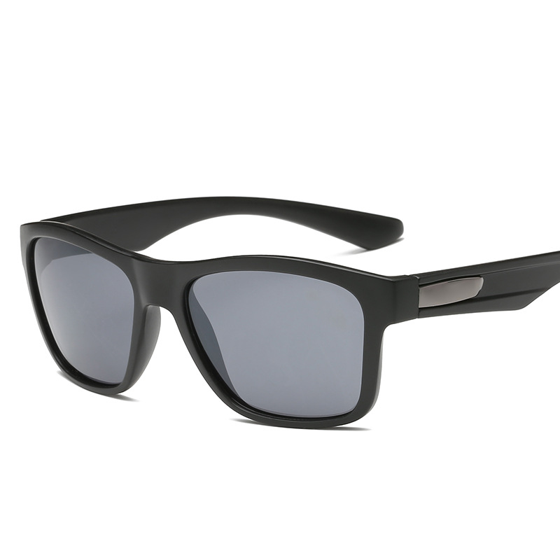 Retro sophisticated sunglasses