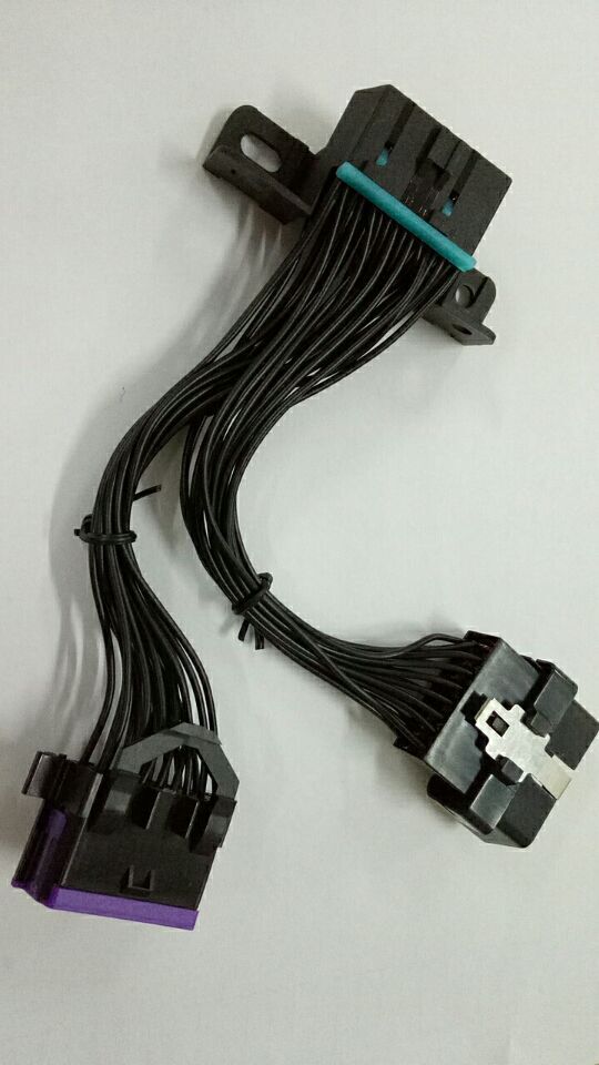 Manufacturer sells OBD2 one-to-two extension cable, suitable for Buick and Volkswagen vehicle series