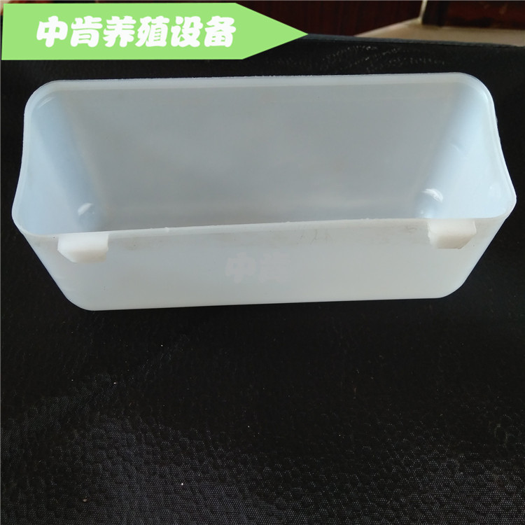 厂家批发熟塑料食盒 食槽料槽 鸽子用品用具 笼子配件 圆底料盒