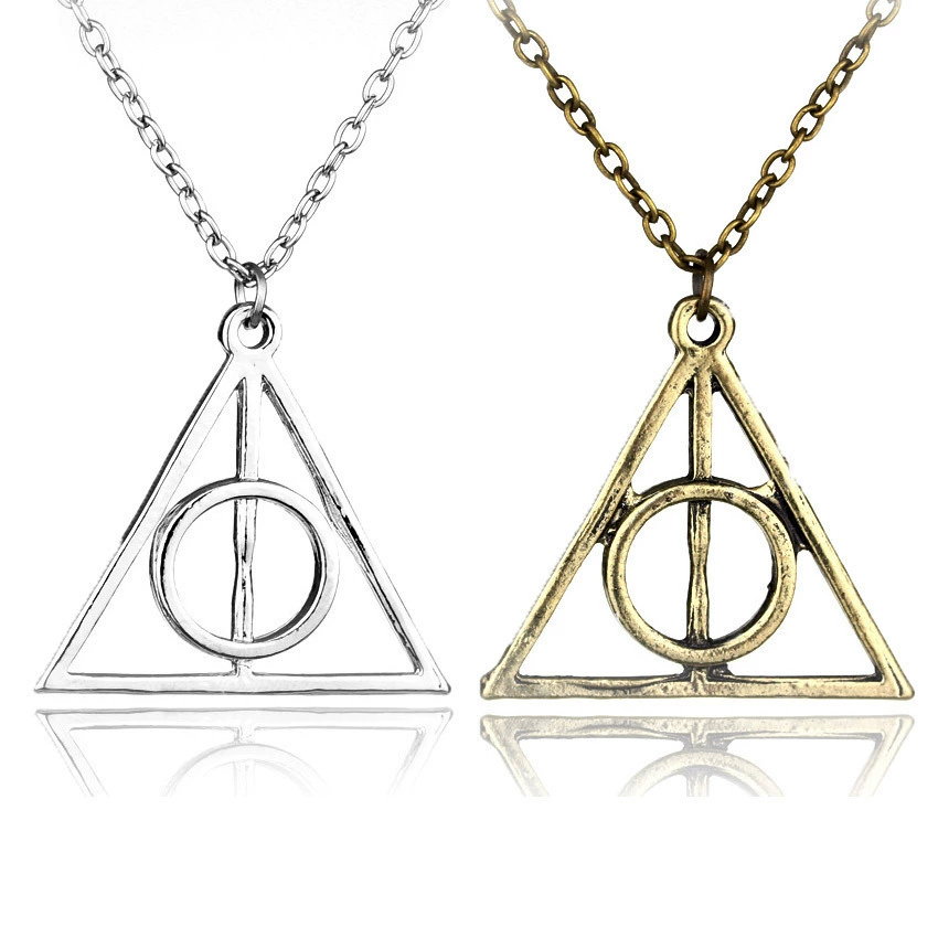 Triangular necklace Lunarov Gurus intermediate resurrection stone holy tool necklace two yuan store