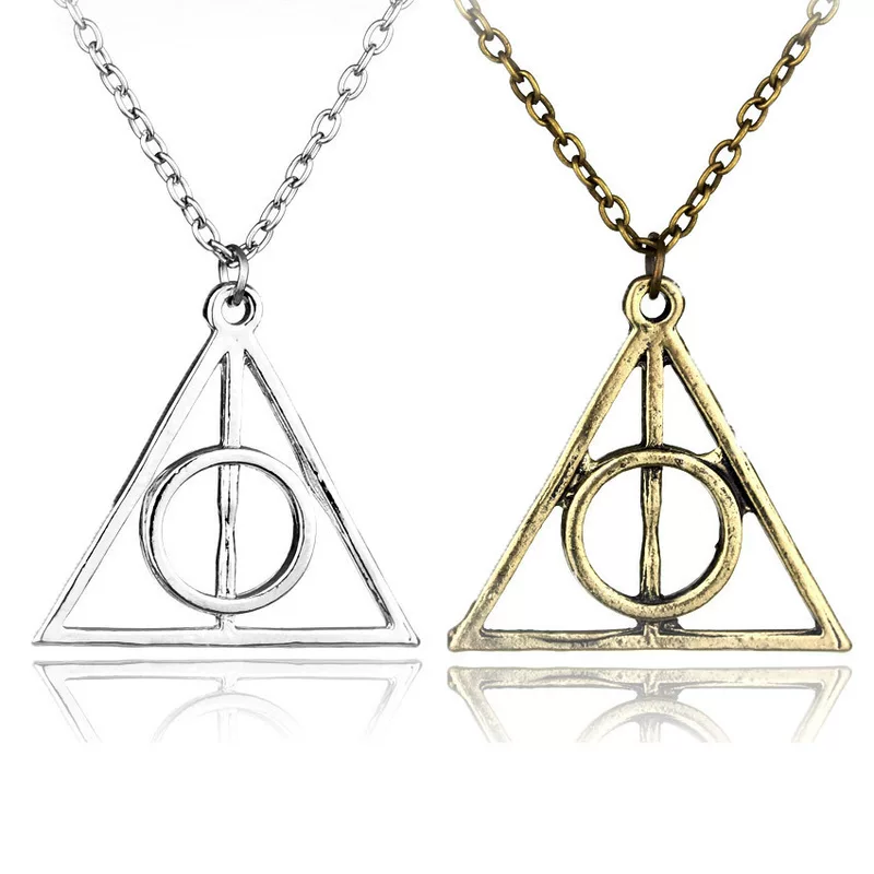 Triangular necklace Lunarov Gurus intermediate resurrection stone holy tool necklace two yuan store