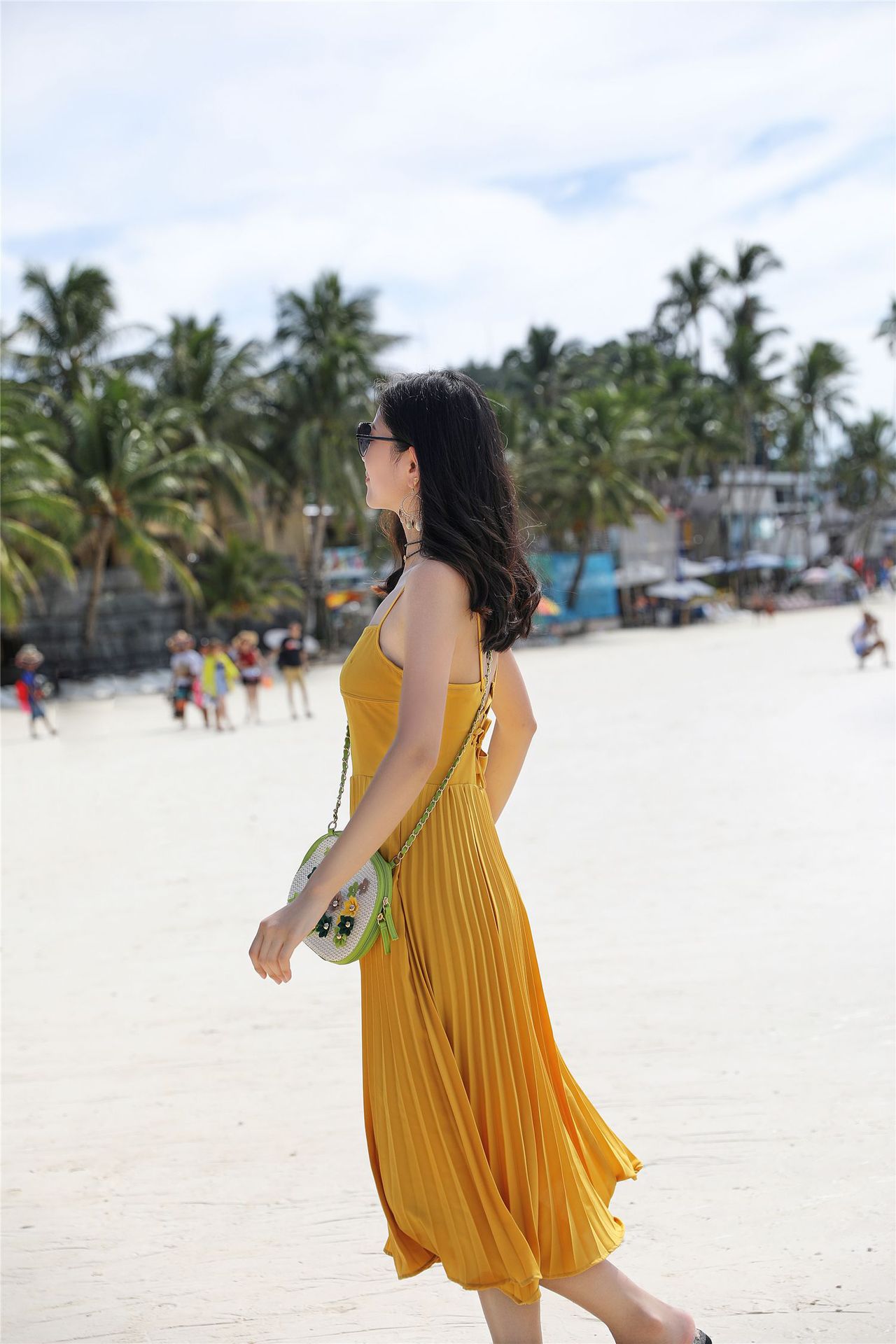 新款海边度假V领性感露背沙滩裙酒红色连衣裙长裙F266-阿里巴巴