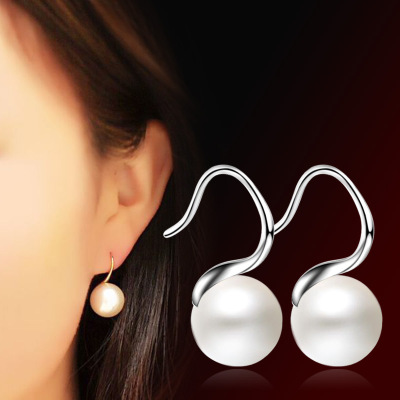 fashion Trend Garland Pearl Earrings classic temperament Korean Edition Silver ear hook Pearl Earrings Manufactor goods in stock