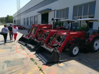 拖拉机铲车 拖拉机装载机改装 专业拖拉机前装载改装厂家
