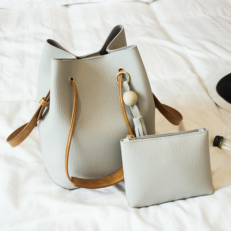 2017 winter new Korea Dongdaemun tassel bag hand strap shoulder slung female bag mother trend