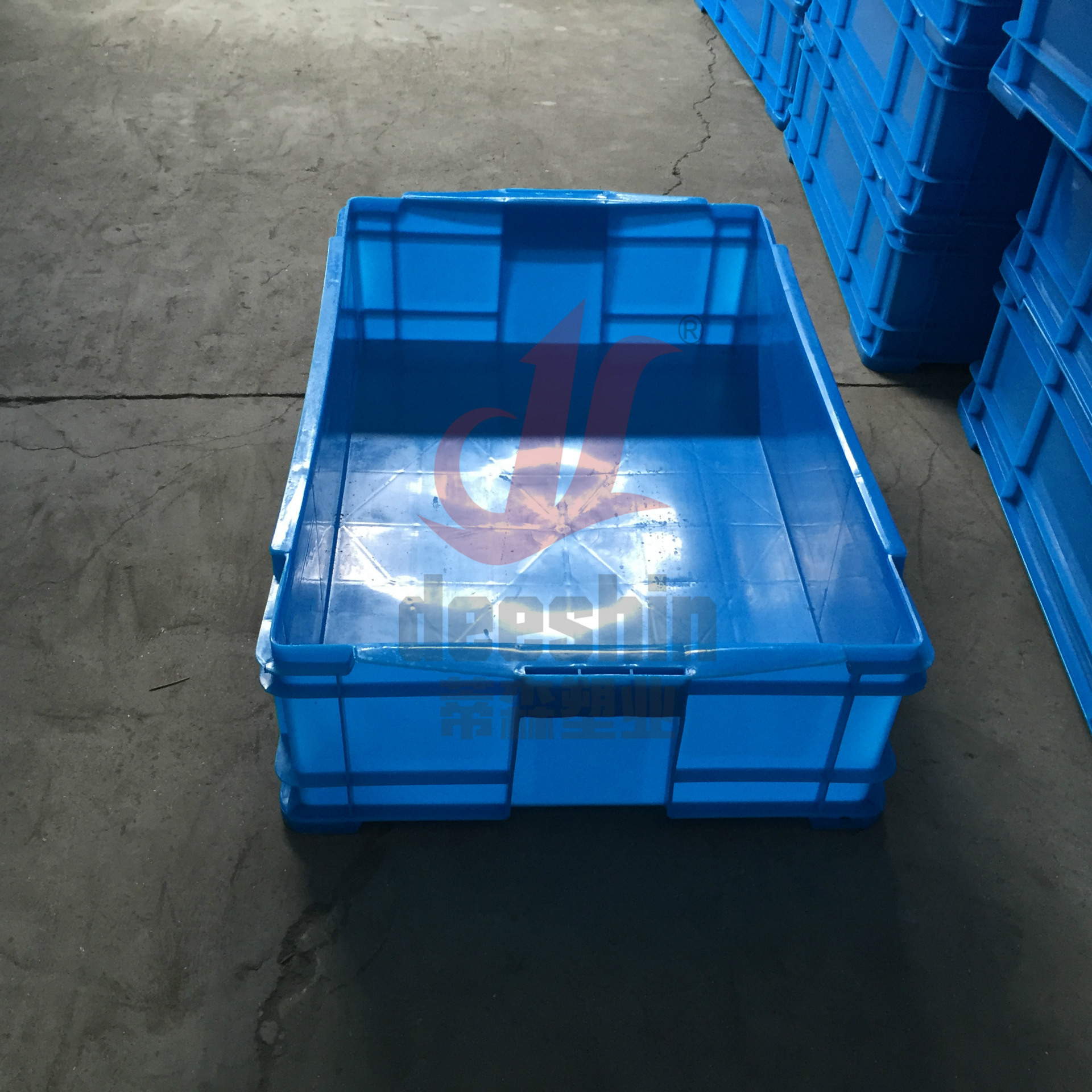 680*445*175箱  可堆叠食品级塑料箱 水果蔬菜塑胶框 烘焙面包箱