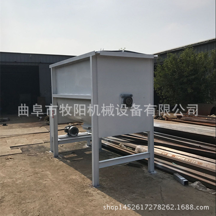 移动式小型饲料搅拌机