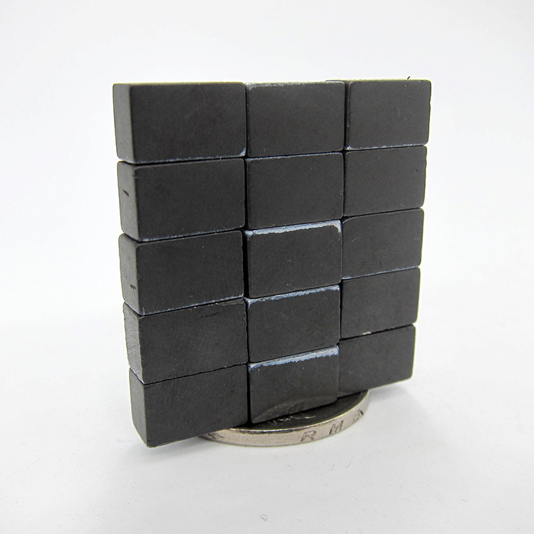 东莞厂家磁铁 方形吸铁石 普通圆形黑色磁铁 铁氧体10.8x5.3x6.8