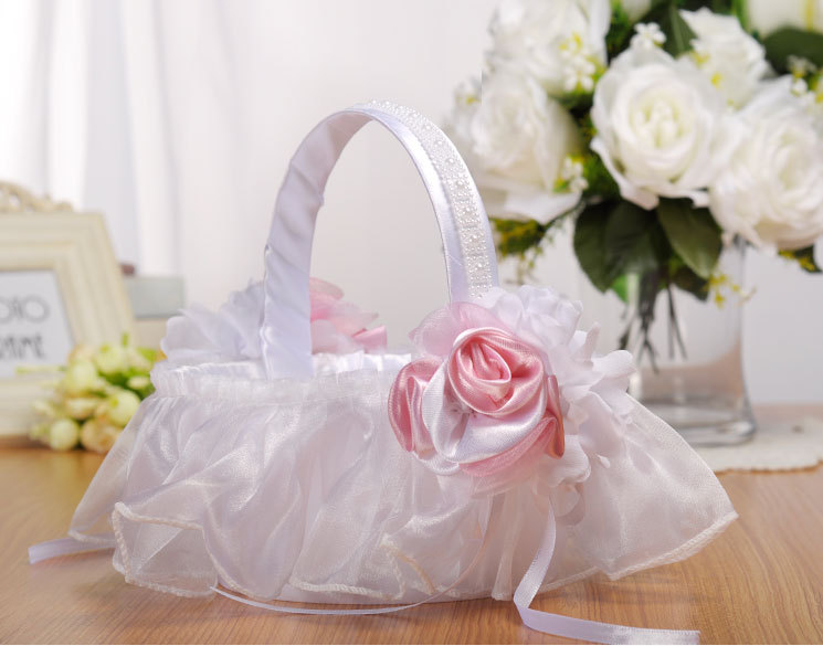 European and American creative wedding lace flower baskets, white bride flower girls scattering flowers, small flower baskets, wedding supplies wholesale detail image 1