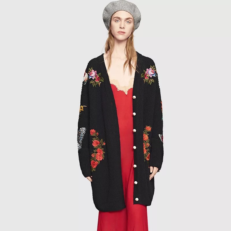 Nuevo suéter estilo Ni Ni inspirado en celebridades con bordado de tigre, estilo urbano de celebridades otoño/invierno 2026, longitud media.