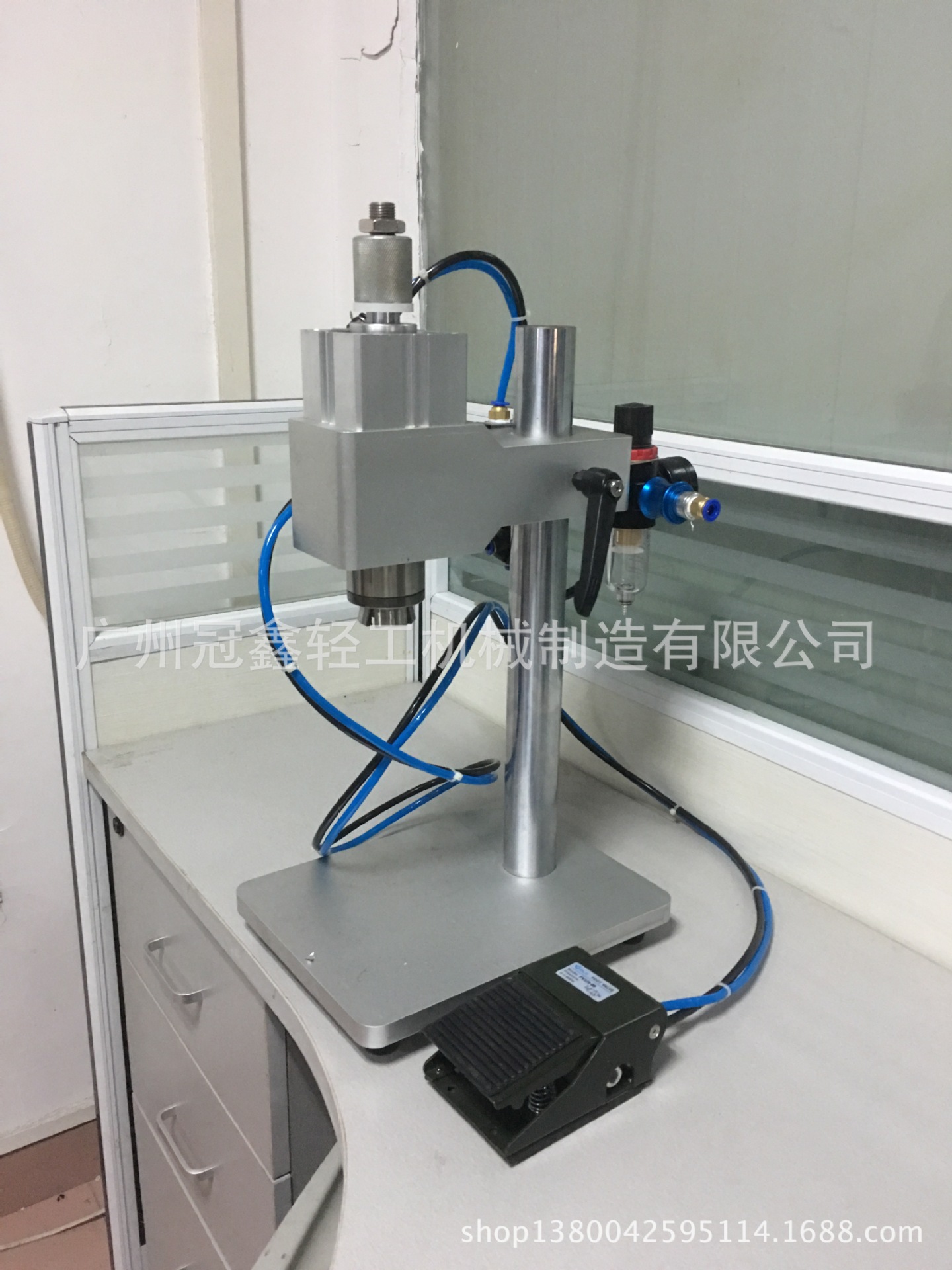 气动半自动 口服液香水安瓶抓口机锁盖机 西林瓶玻璃瓶压盖机