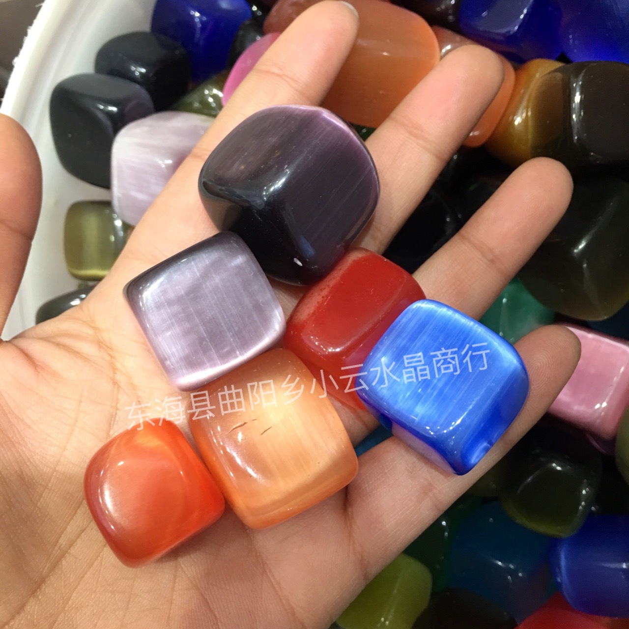 Usine de cristal en gros Opale grande particule gravier candy couleur mignon artificielle Opale pot
