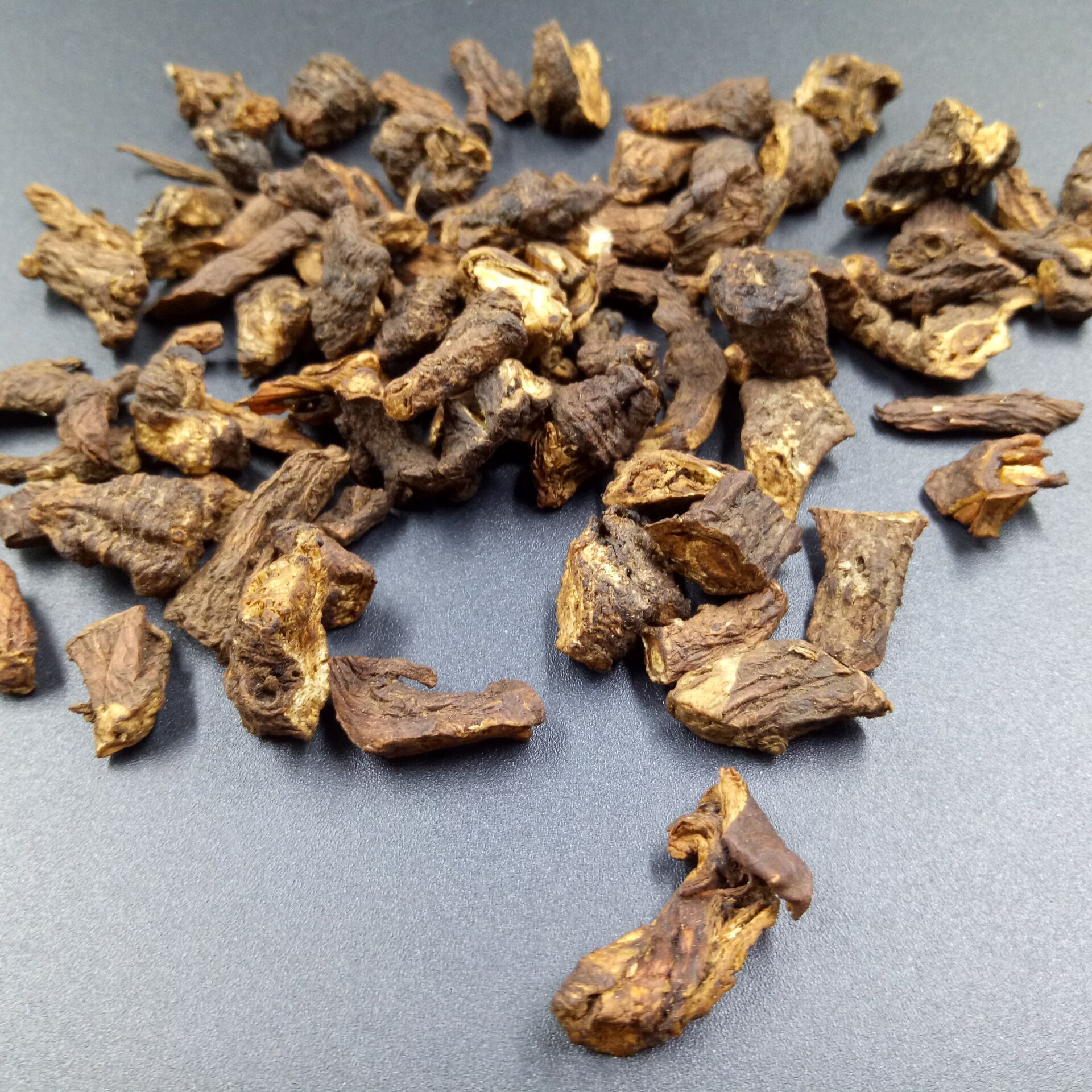 Dandelion Root Tea Pu Gong Ying Gen Washed Dried Roots for Herbal Infusions and Decoctions 500g overview