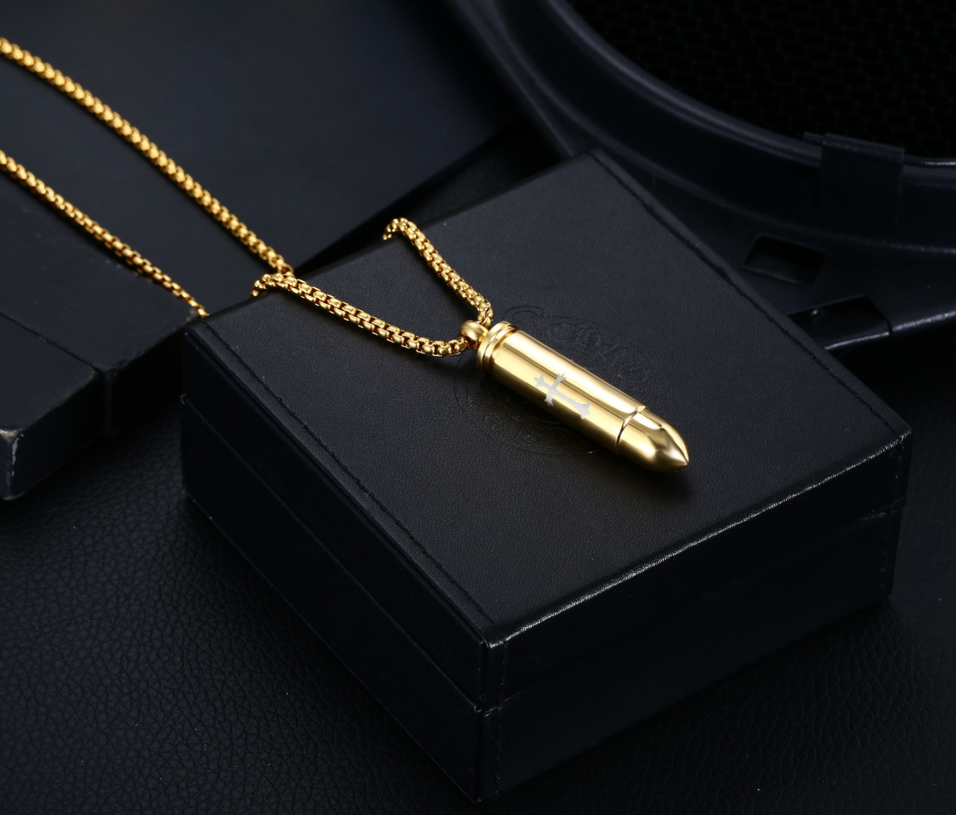 304 Stainless Steel Material Cross Pattern Men'S Gender Plating Design Hip-Hop Retro Cross 304 Stainless Steel Plating 18K Gold Plated PVD Coated Men'S Men Pendant Necklaces