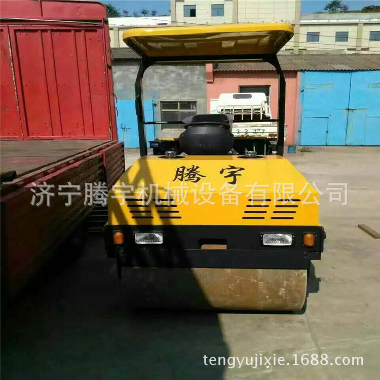 3吨座驾式振动汽油压路机多少钱台山东生产小型压路机 压道机现货