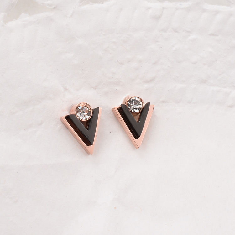 Fashion Geometric Zircon Black Triangle Rose Gold Titanium Steel Earrings Wholesale display picture 3