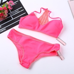 性感比基尼聚拢泳衣图片_性感比基尼聚拢泳衣