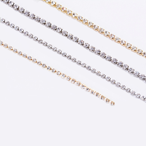 Amazon European and American-style jewelry: Ins bellahadid-inspired zircon-studded sparkling choker necklace – clavicle-length chain.
