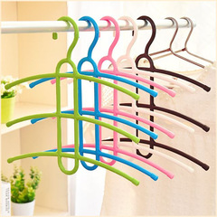 Manufacturer direct supply candy color three-layer hanger fish bone type multi-functional storage hanger anti-slip drying hanger plastic hanger