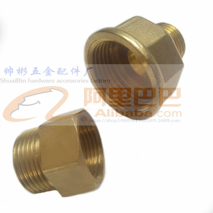 Внутренние и внешние провода совместных сокращения прямых сантехники сокращения прямого соединения водопровода трубы внутреннего и внешнего преобразования провода