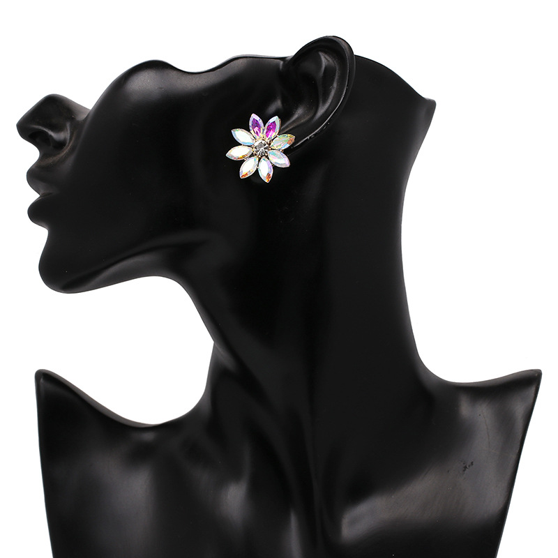 En Gros Bijoux En Forme De Fleur Sertie De Diamants Boucles D'oreilles Nihaojewelry display picture 2