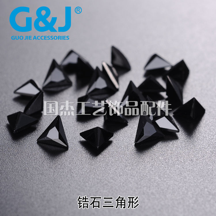 锆石三角形 黑色r