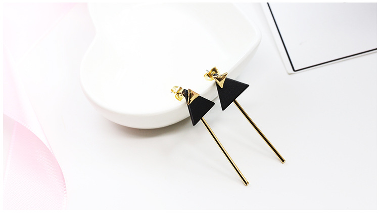 Simple Geometric Double Triangle Flip Stick Earrings display picture 1