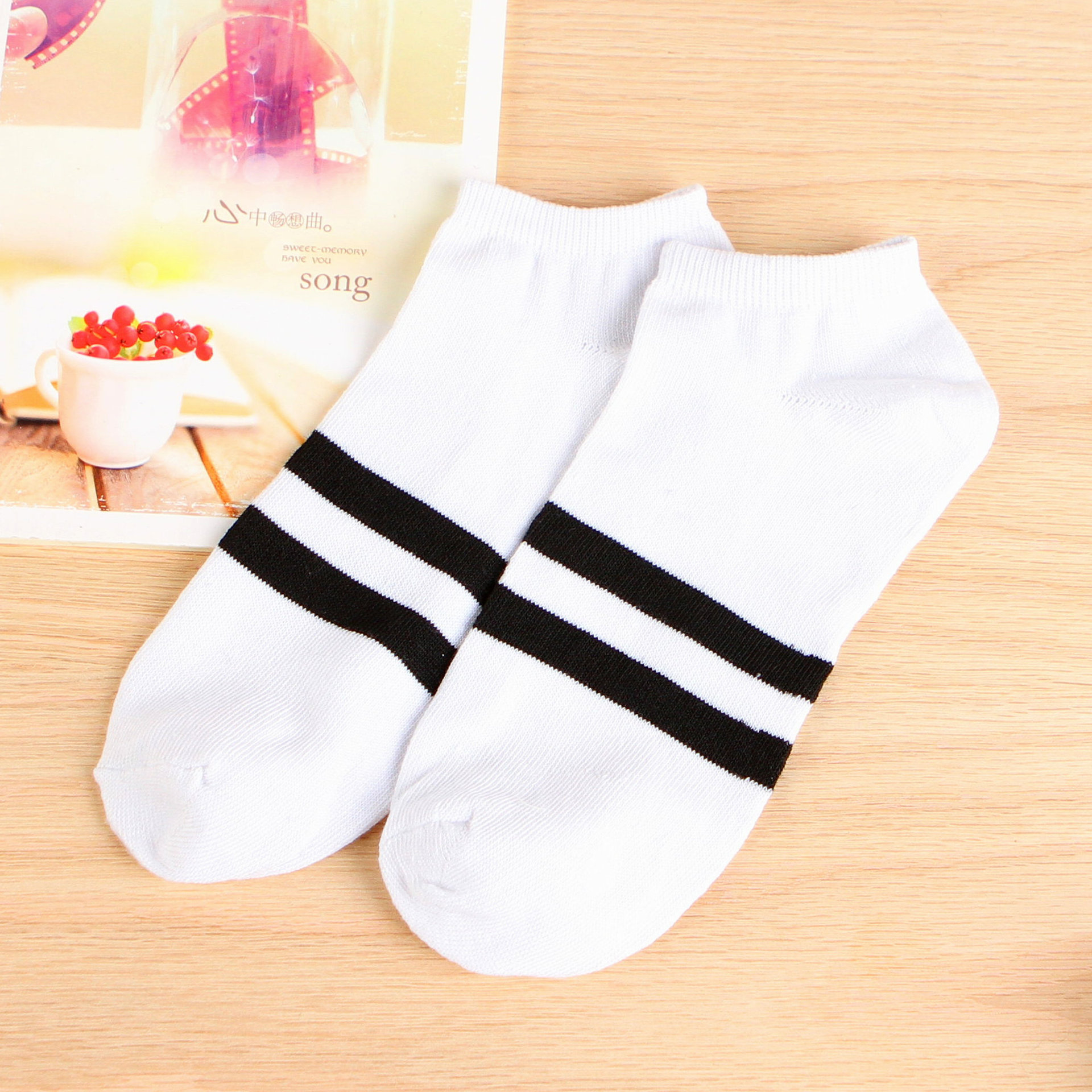 两条杠 白底黑杠