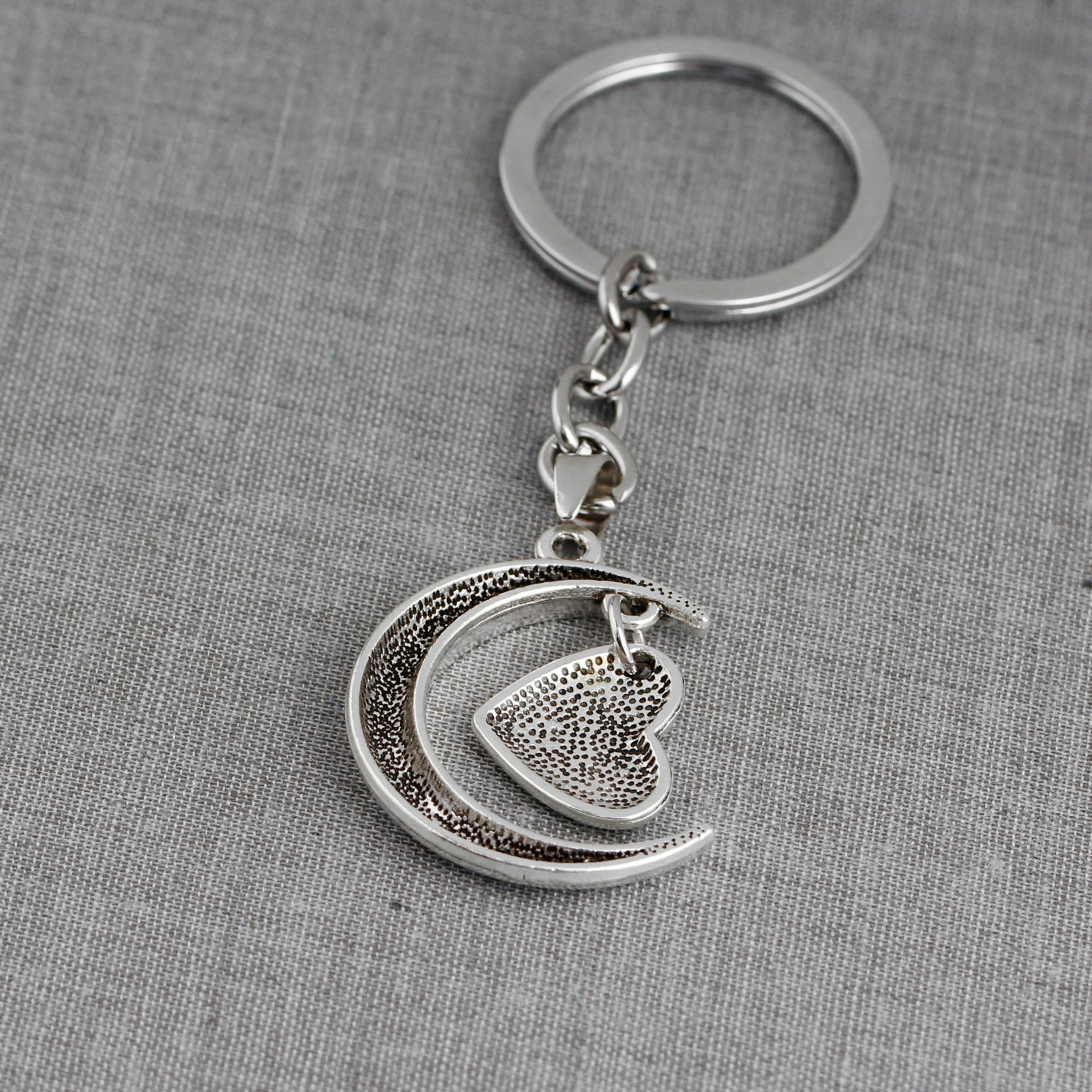 Fashion Heart-shape Moon Keychain display picture 4