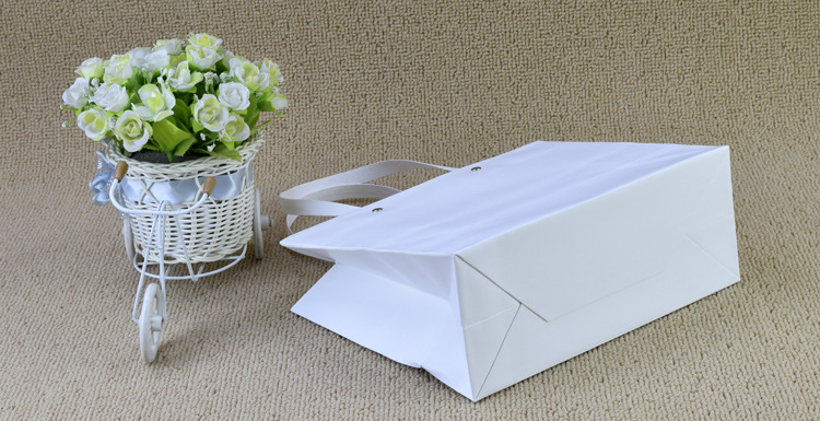 白卡方底铆钉产品描述-1