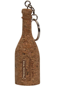 Manufacturer supplies beer bottle shaped cork key chain