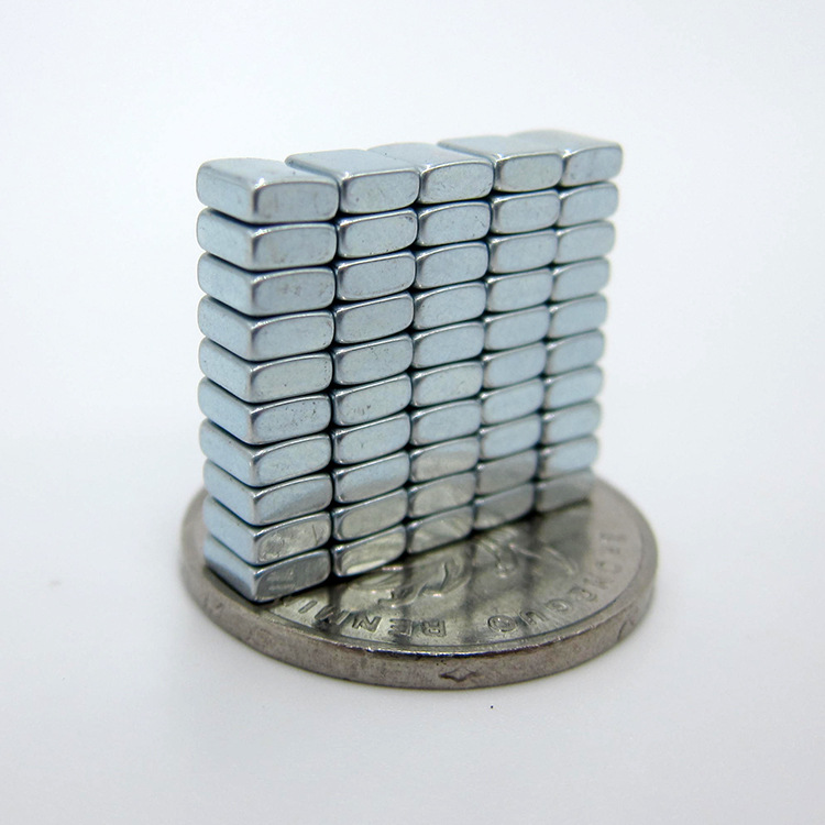 长方形F4.4X2X5mm 钕铁硼强磁铁 条形强力吸铁石 磁钢强磁