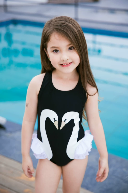Mùa xuân và hè 2017 cô gái mới quý cô đồ bơi thiên nga quý phái tắm cho trẻ em tắm nước nóng mùa xuân cha mẹ và con gái đồ bơi để gửi mũ bơi