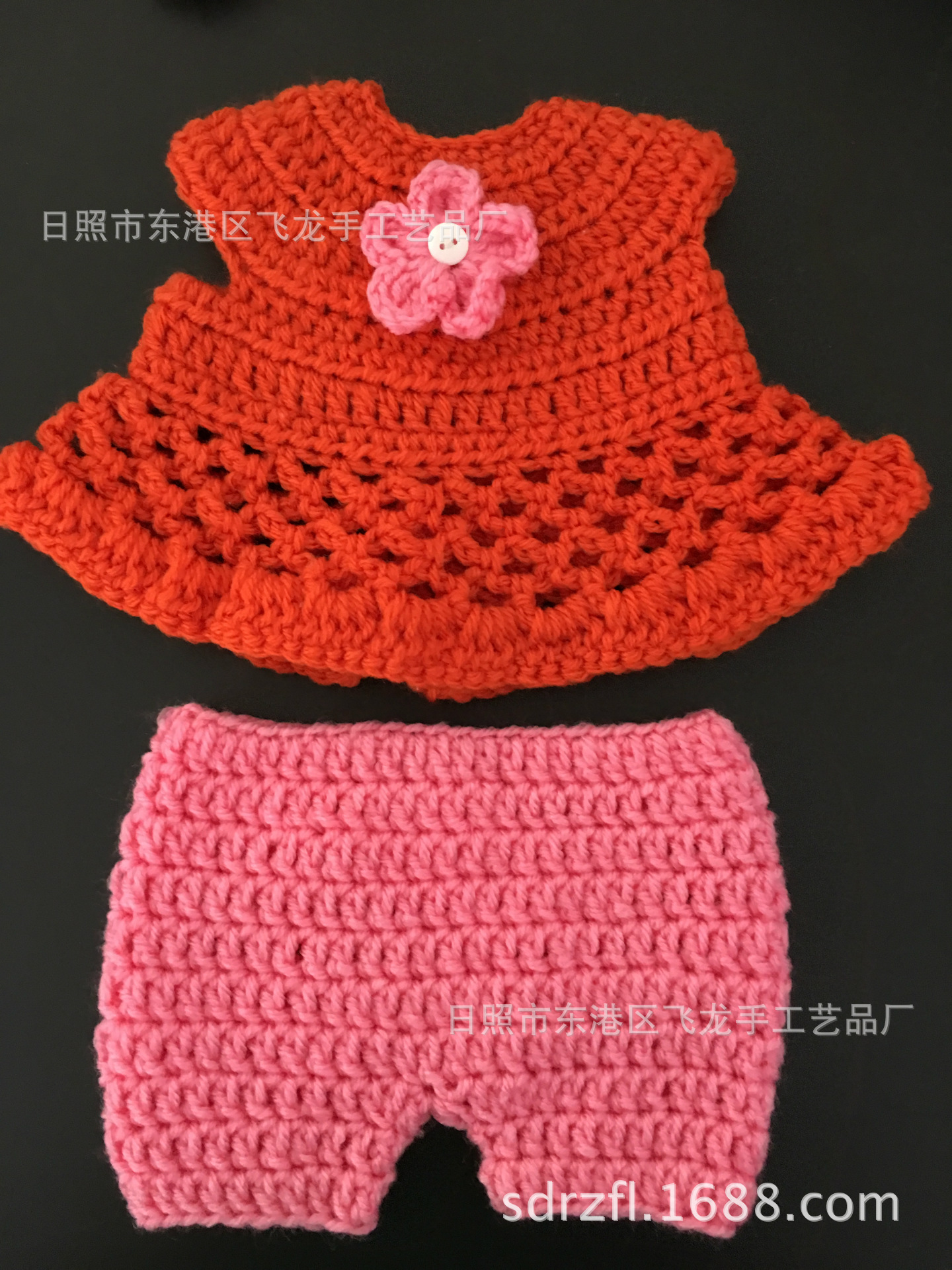 厂家加工定做手工玩具服，定制各种装饰玩具服。手工编织玩具服